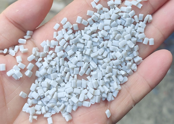 White Grey  Particle